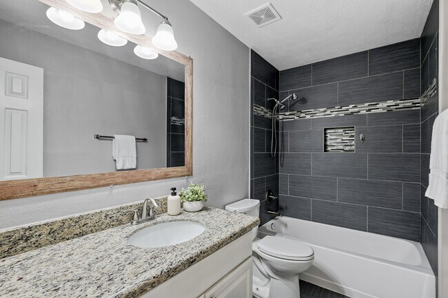 Building Photo - 5714 Overton Park Dr