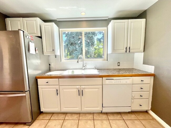 Building Photo - Amazing Littleton Bungalow