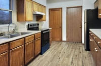 Building Photo - 1345 Arkwright St N