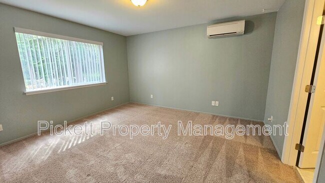 Building Photo - 11389 Symes Rd NW