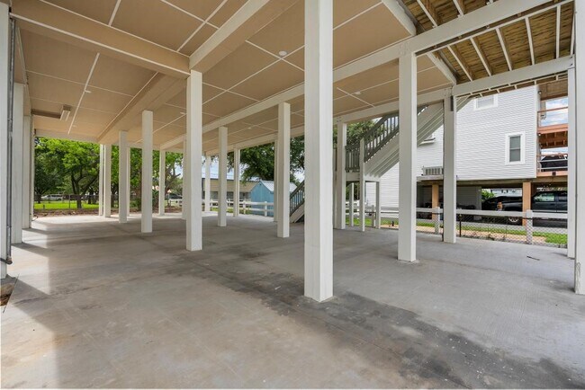 Building Photo - 510 2nd St