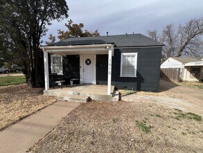 Building Photo - Pre Leasing for Fall 2025!!