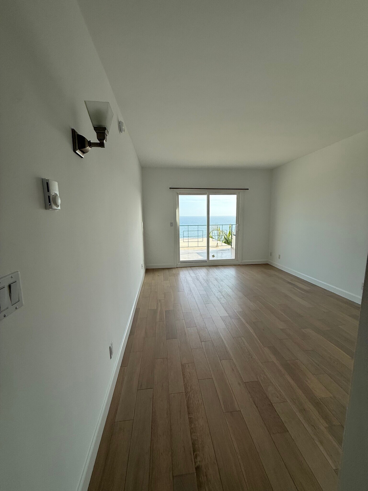 Building Photo - 18139 Coastline Dr