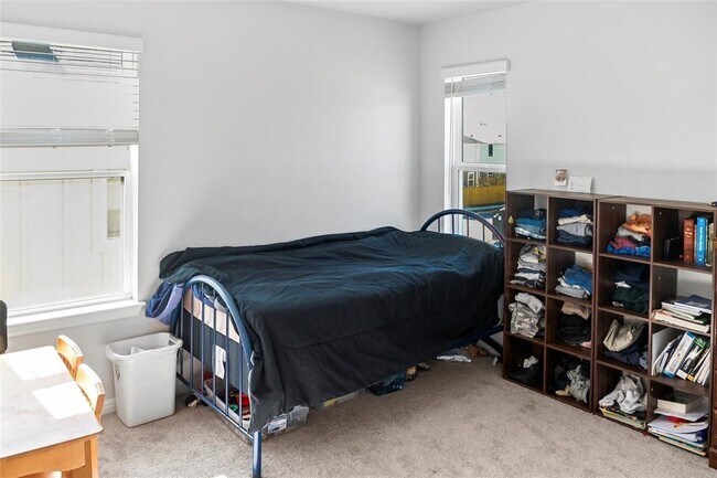 Building Photo - 11207 Sentinel Dr