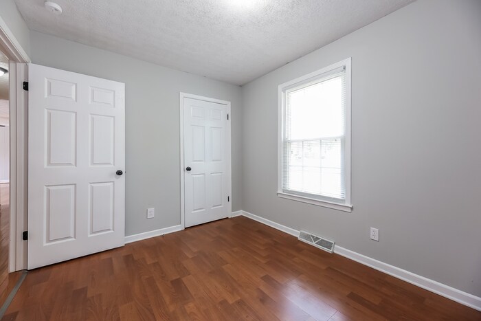 Building Photo - 118 Newgate Dr