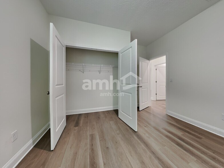Building Photo - 11440 Bay Hl Cir