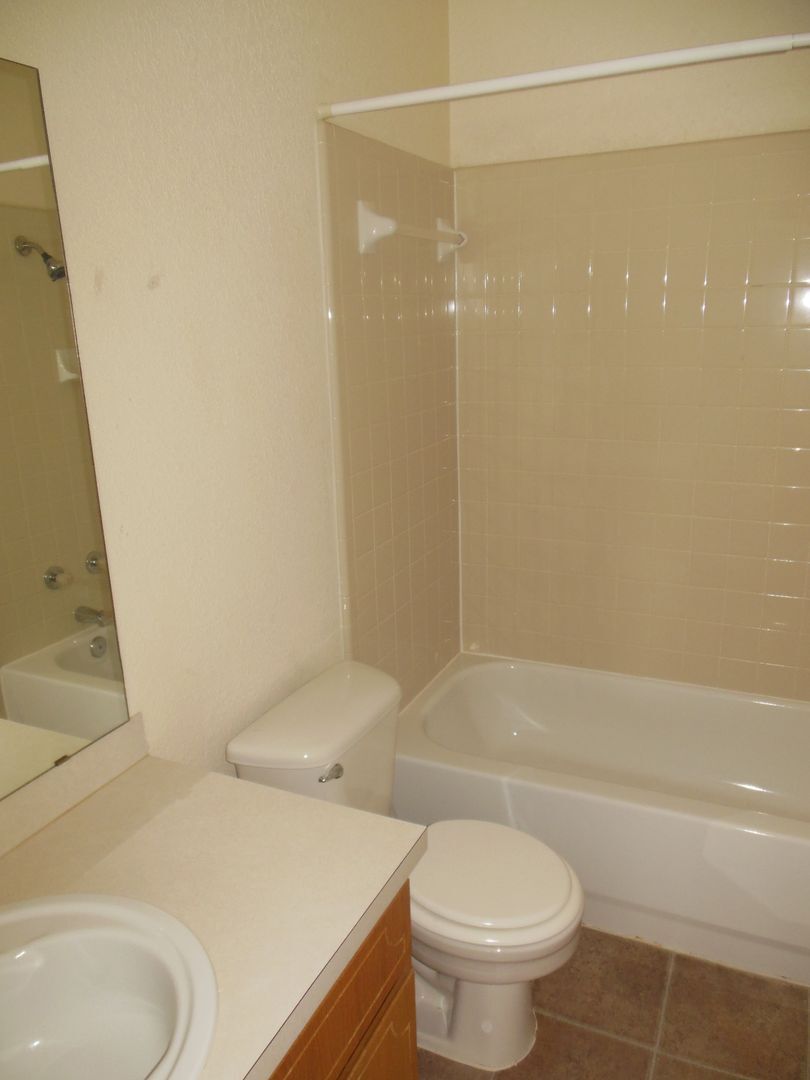 Building Photo - 4502 Deek Dr