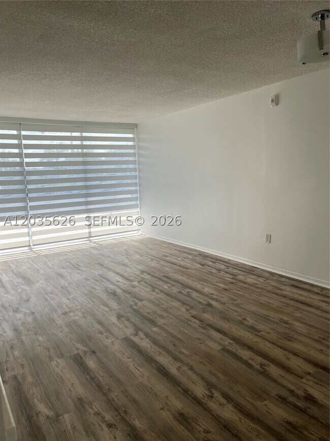 Building Photo - 802 NW 87th Ave