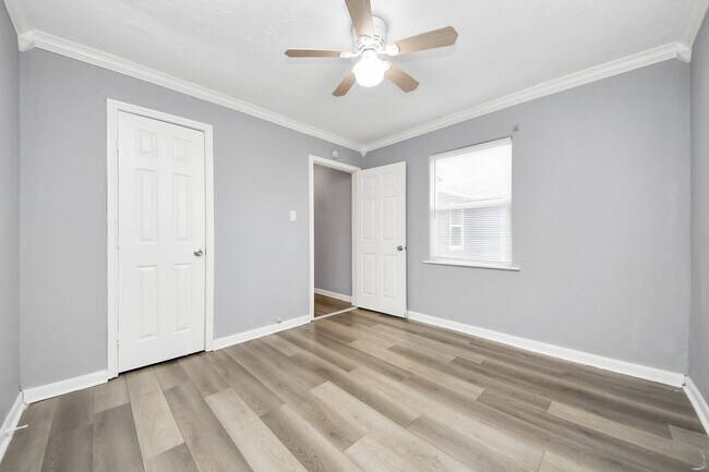 Building Photo - 6817 Anderson St