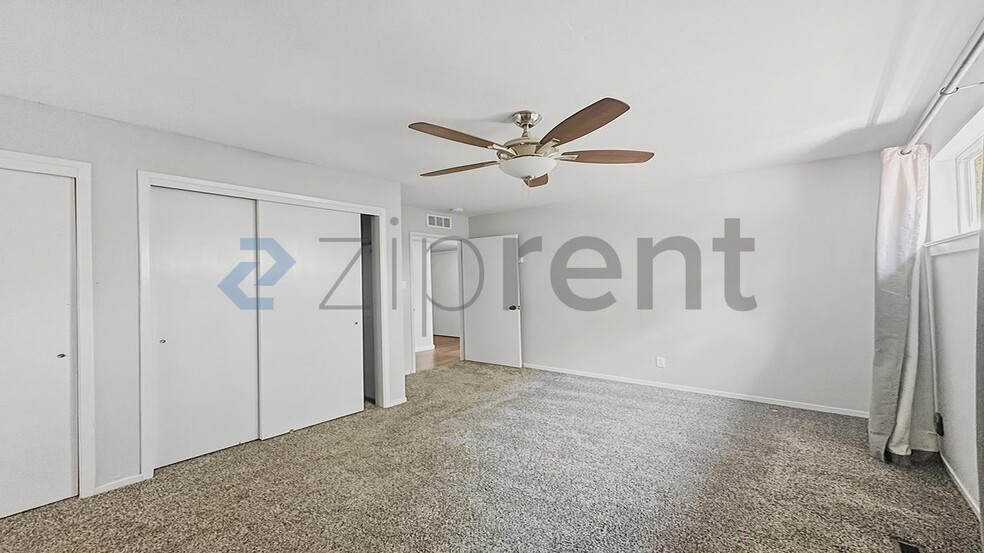 Building Photo - 5544 N Poplar Ave