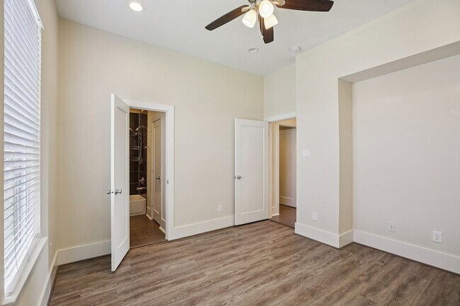 Building Photo - 209 Burr St