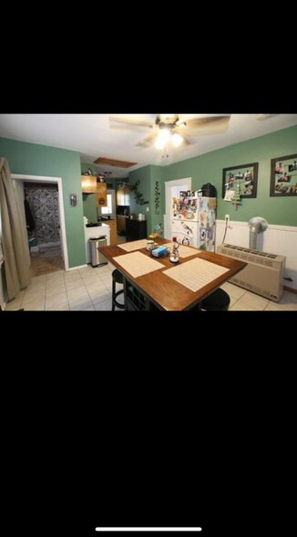 Primary Photo - 71 Chilmark St