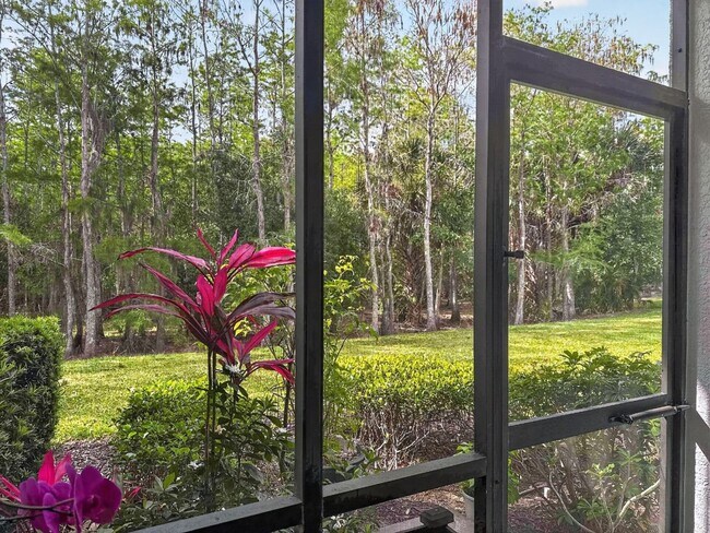 Building Photo - First-floor 1-bedroom, 1-bath condo - North Naples