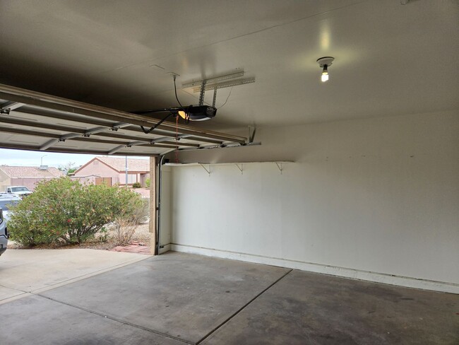 Building Photo - 8233 N 111th Ln