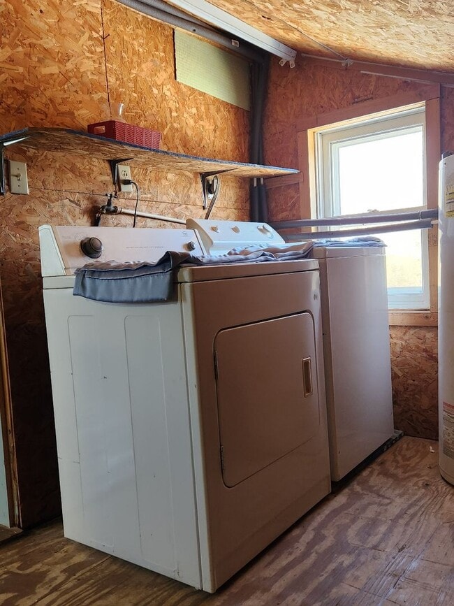 Building Photo - Writer's Retreat is a sweet rustic log cabin with 1 BR, 1 Ba located 4 miles from Lexington.