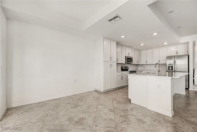 Building Photo - 43060 Greenway Blvd