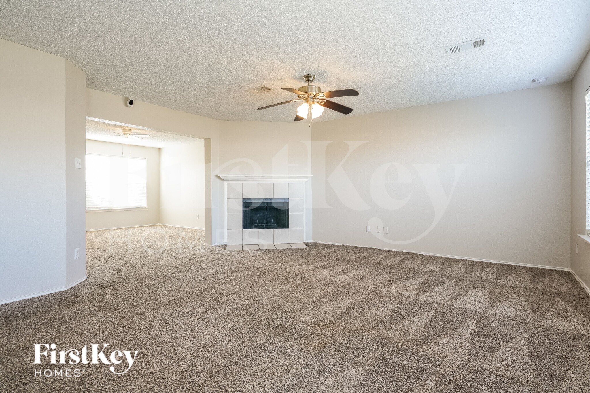 Building Photo - 315 Tioga Dr