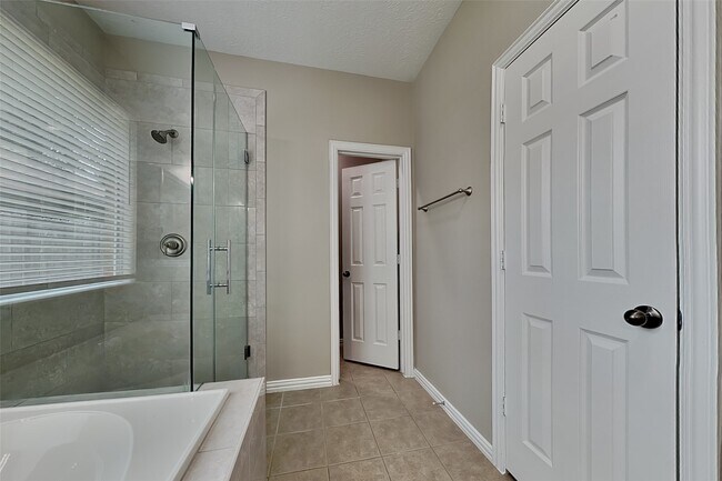 Building Photo - 31243 Quail Oak Park Ln
