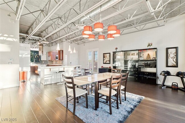 Building Photo - 5691 Deer Creek Falls Ct