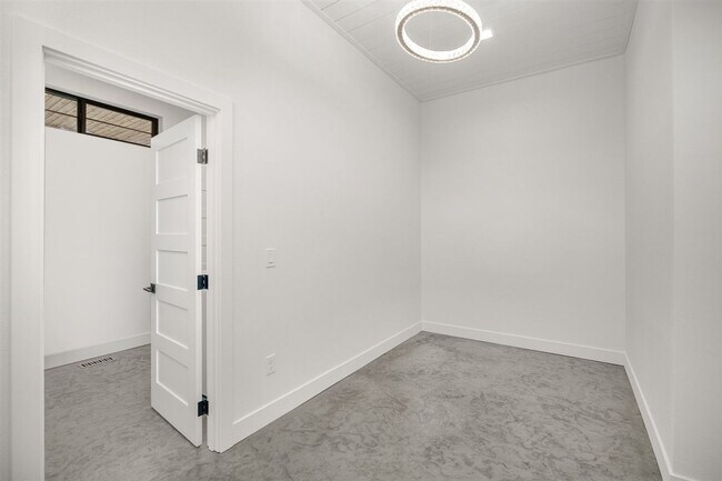 Building Photo - Modern Newly Built 4 Bed, 3 Bath Home!