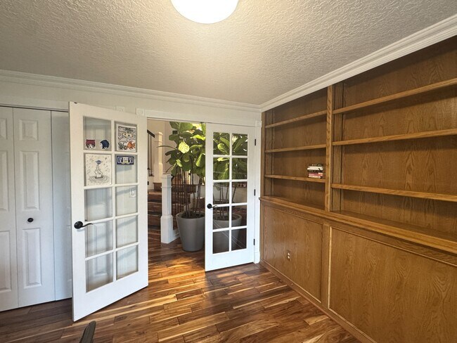 Building Photo - 17927 Ridge Lake Dr