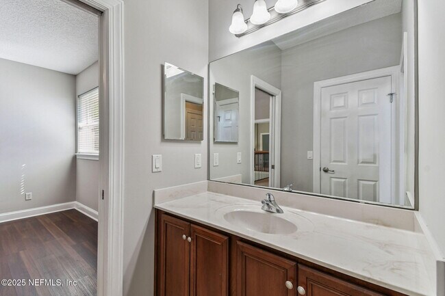 Building Photo - 263 Stonewell Dr