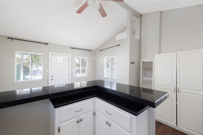 Building Photo - Beautifully Upgraded 2 Bedroom Starter Home!