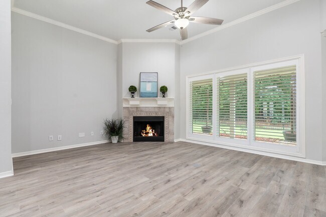 Building Photo - 25818 Overlake Dr