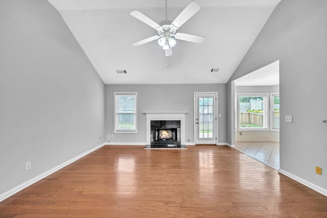 Building Photo - 825 Chatham Park Dr SW