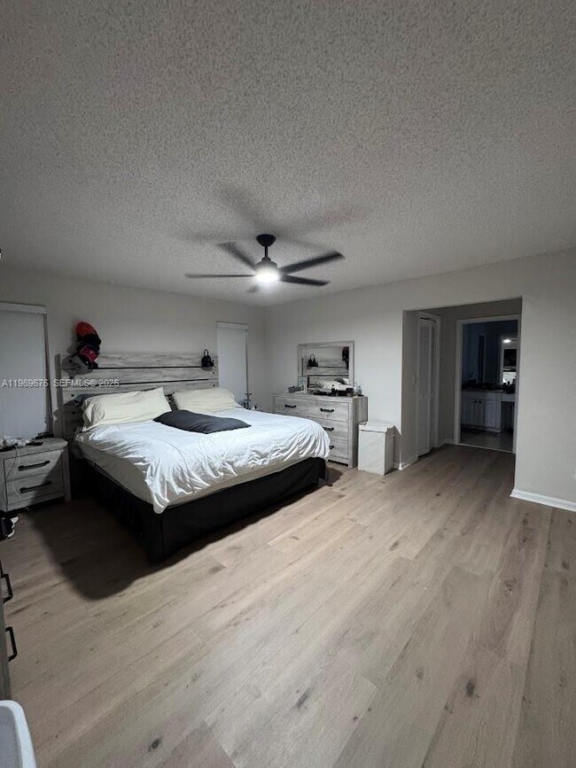 Building Photo - 1080 NW 100th Way