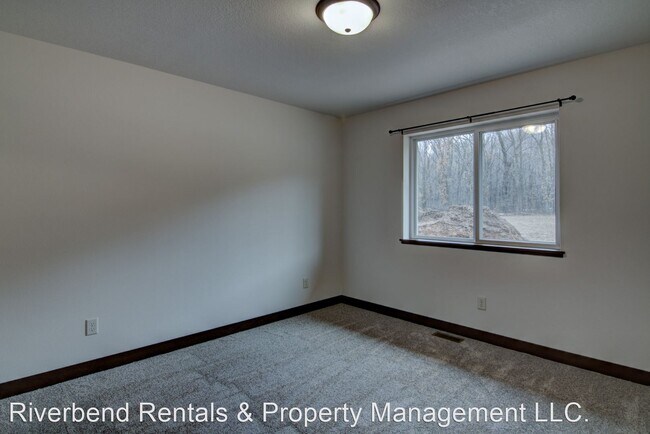 Building Photo - 3 br, 2 bath House - 4912 Waylon St