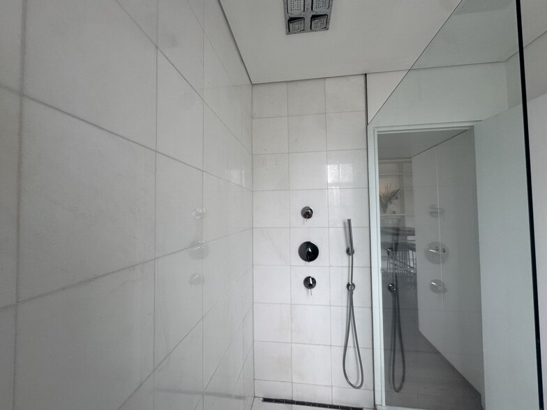 Building Photo - 30 5th St NE