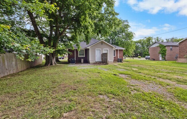 Building Photo - 815 Stafford St