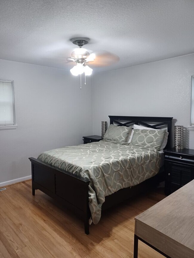 Building Photo - Beautifully renovated home in Birchwood Gardens