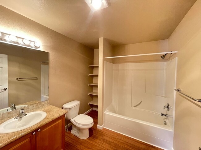 Building Photo - Promenade Condo