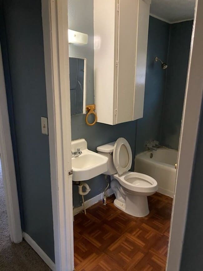 Building Photo - Newly Reduced Price! 2 Bedroom 1 Bath available soon