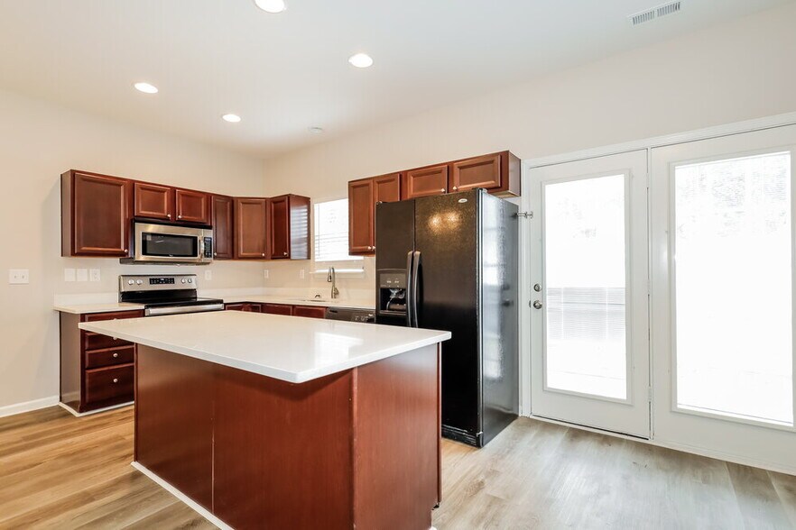 Building Photo - 14072 Singleleaf Ln