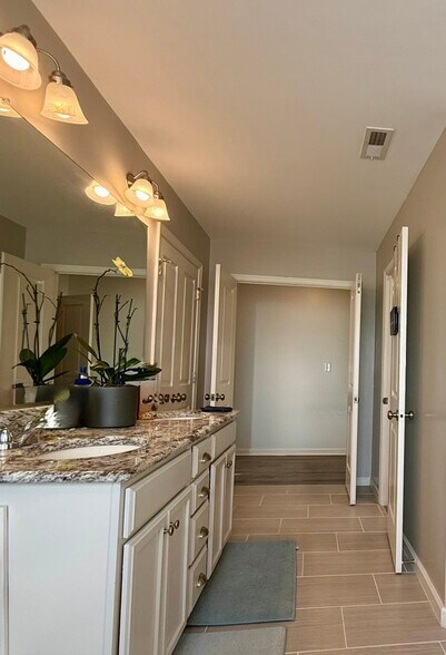 Building Photo - 937 Arrowleaf Way