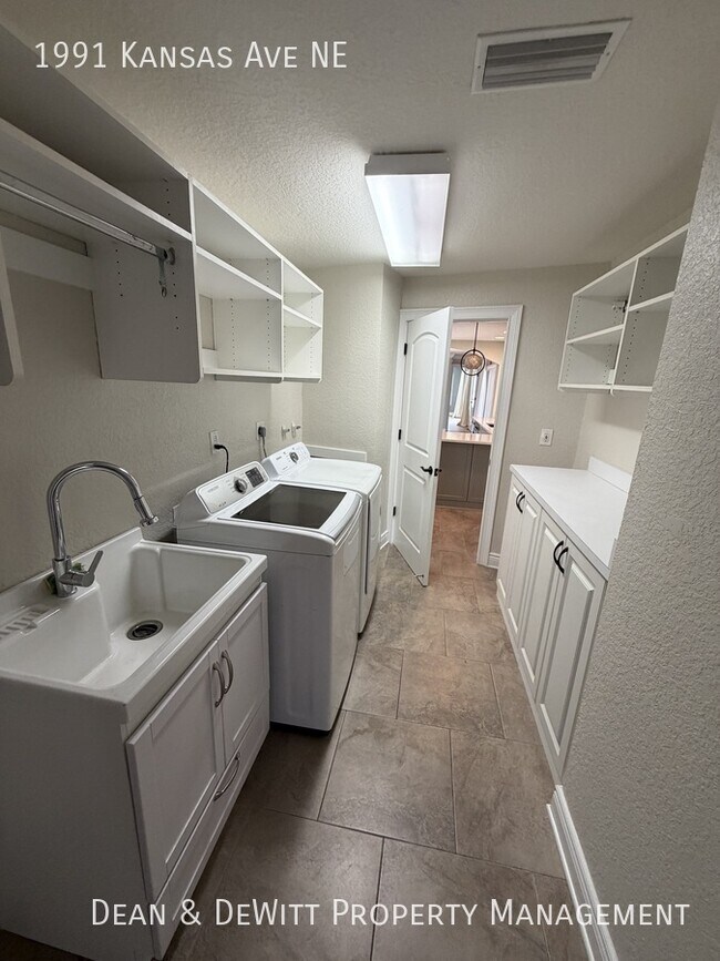 Building Photo - 1991 Kansas Ave NE