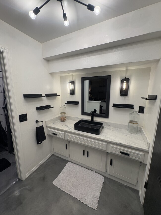 Building Photo - 6501 Westrock Dr