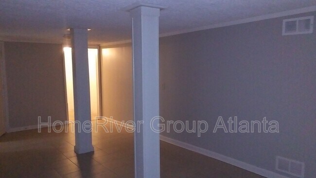 Building Photo - 1715 Highland Pl