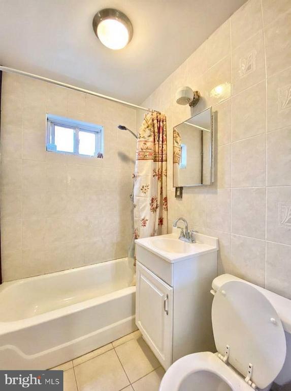 Building Photo - 1625 Page St