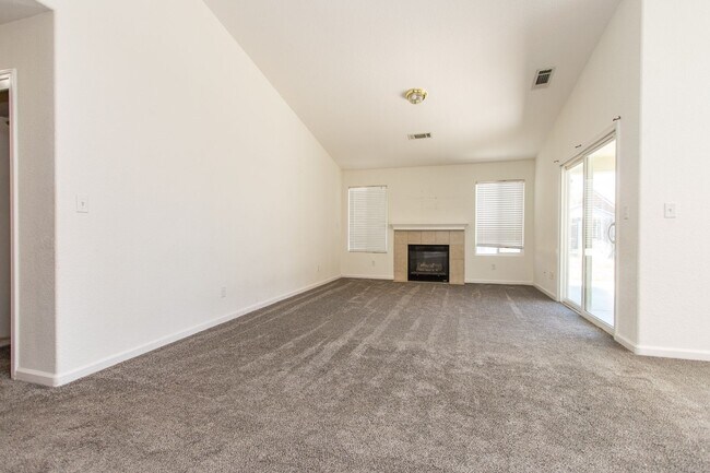 Building Photo - COMING SOON!! Cozy 3-Bedroom, 2-Bath Home in Merced