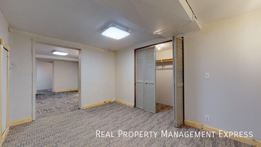 Building Photo - 2 Bedroom 1 Bathroom Apartment near August...