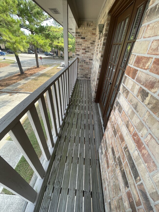 Building Photo - 1643 Cedar Lake Dr