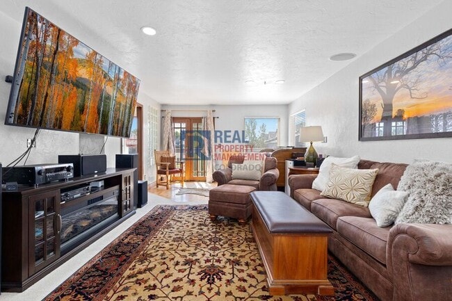 Building Photo - 88 W Irvington Pl