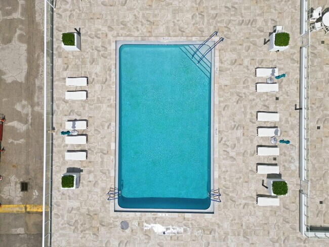 Building Photo - 3450 S Ocean Blvd