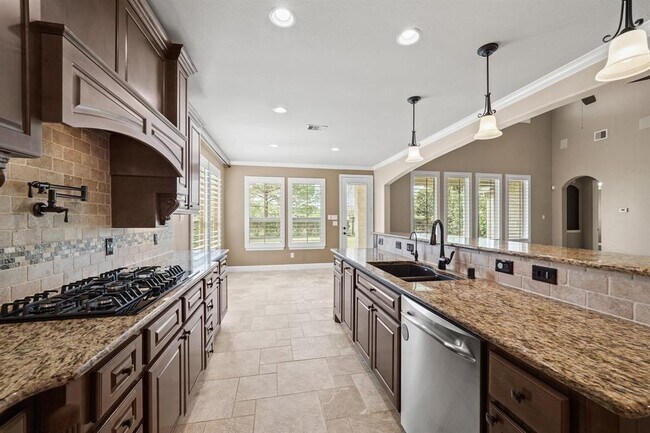 Building Photo - 28223 Red Shady Oaks Dr