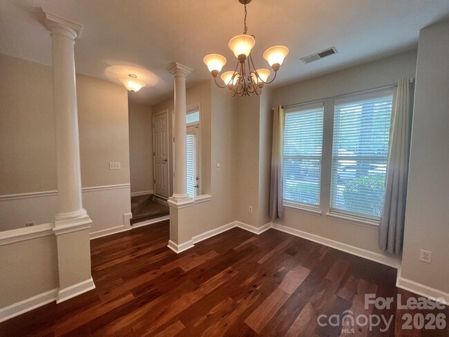 Building Photo - 819 Northeast Dr