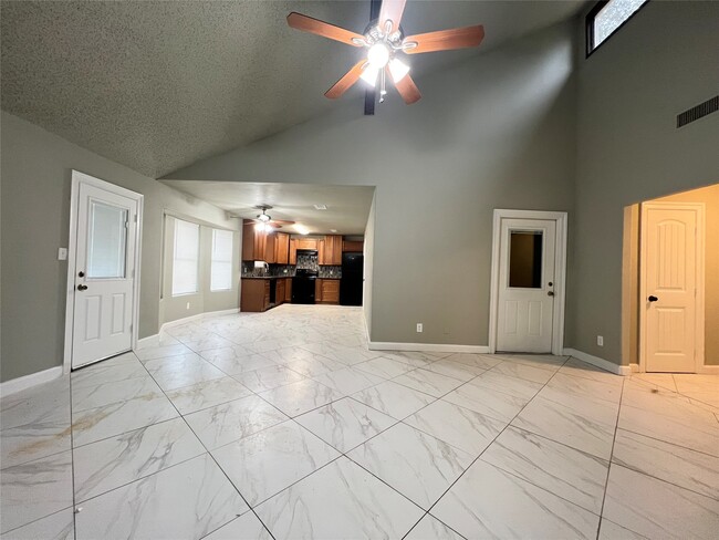 Building Photo - 12865 Birch Ln